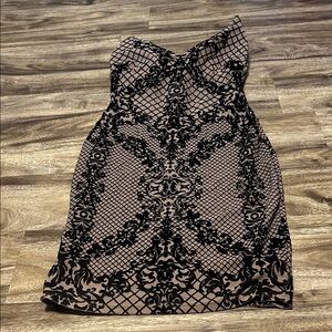 Elegant Black and Tan Patterned Dress